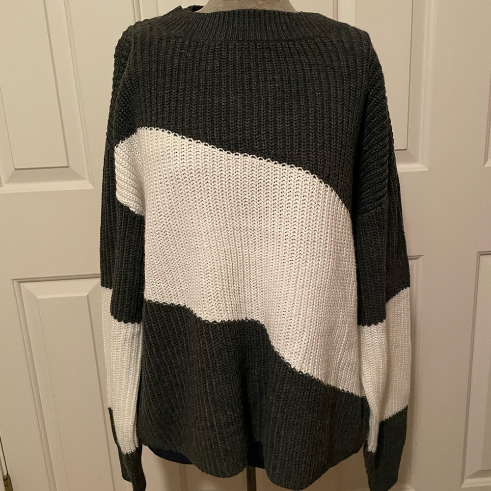 Fortune + Ivy Grace diagonal color block pullover sweater, size L